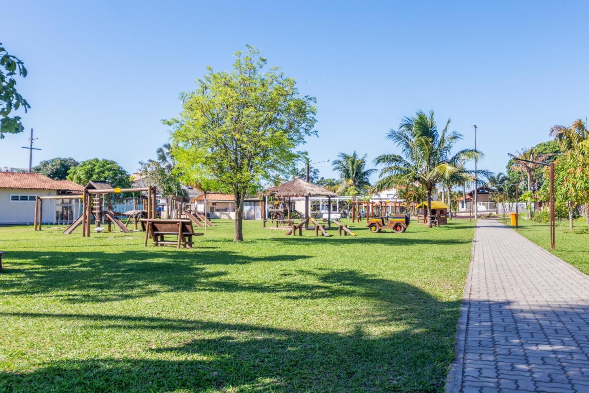 Refugio Tropical Casa De Praia Com Piscina Aquecida E 4 Suites E Garagem 3 Carros, 800 Mtrs Da Praia Internet 700 Mbps, Condominio Privado Com Pista De Skate , Quadra De Futevolei , Campos E Quadras De Futebol! Кабу-Фриу Экстерьер фото